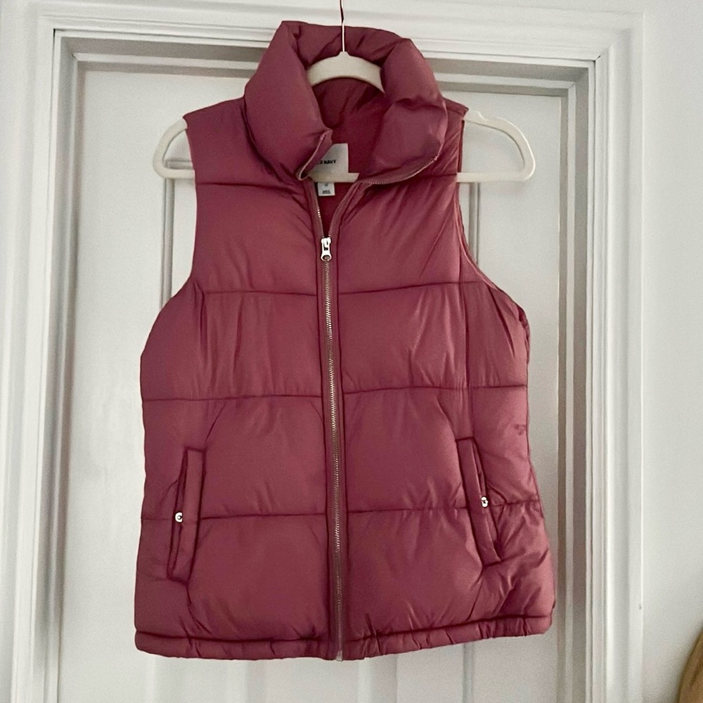 🍎 Brand New! Old Navy Pink Puffer Vest